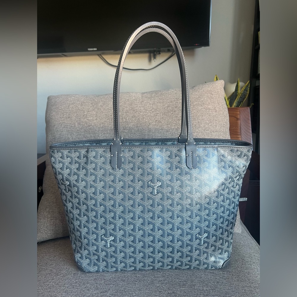 Goyard Artois PM in the grey color way!